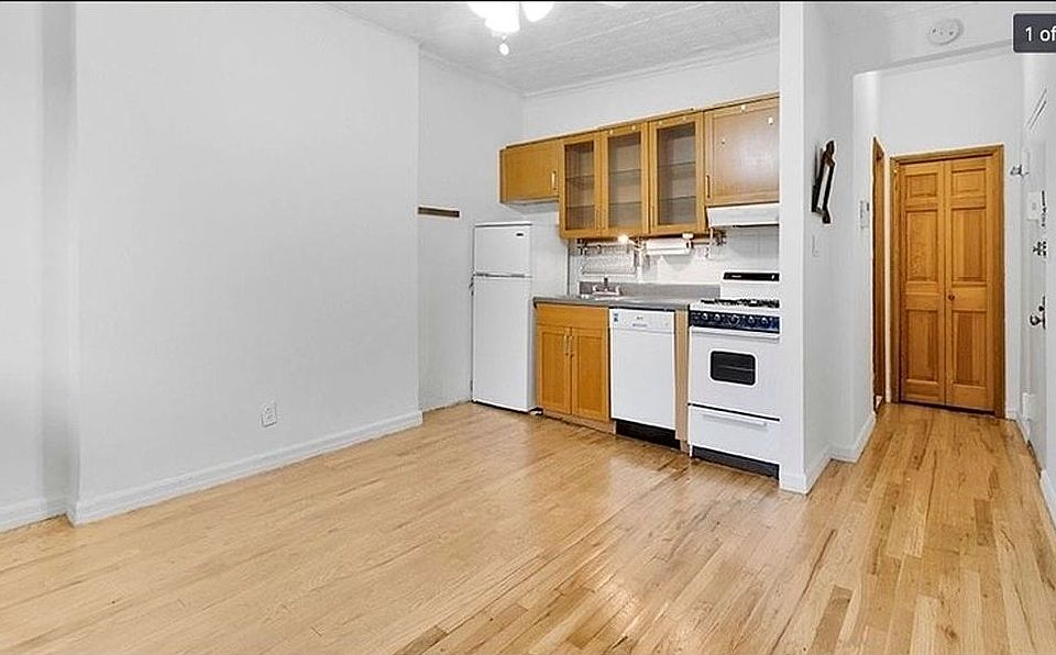 1st image of 437 W 43rd St APT 3R