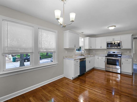 5th image of 7001 Paisley Dr