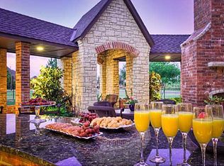 17201 Osprey Cir, Edmond, OK 73012