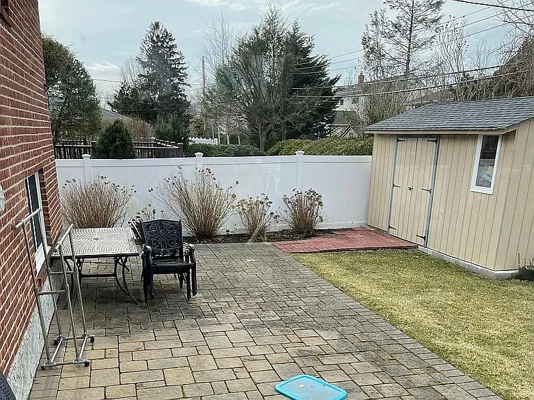 6 Michael Rd — Photo 3