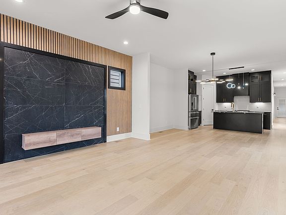 5th image of 1727B Nassau St