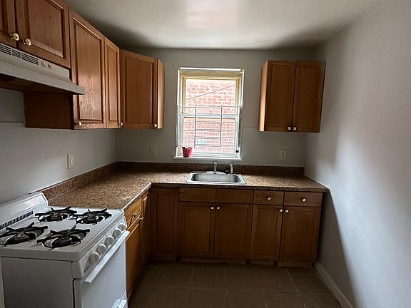 2nd image of 7042 Frankford Ave