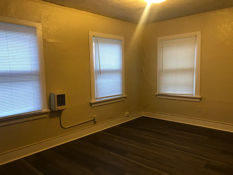 715 NE Maple St #B — Photo 7