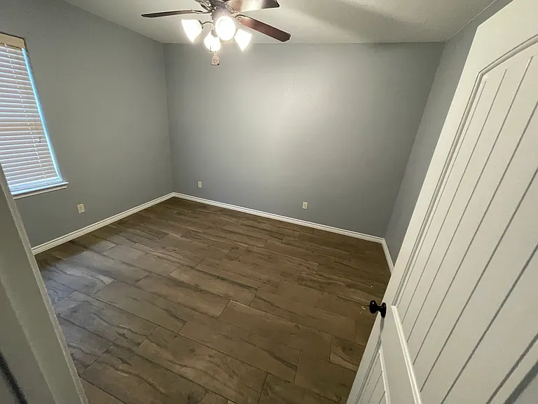 3317 Cullen Trl — Photo 9