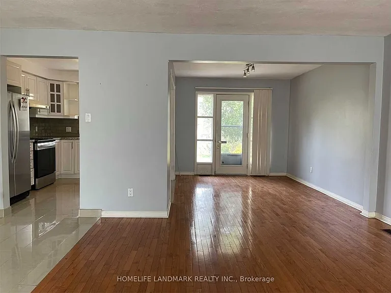222 Cummer Ave — Photo 3