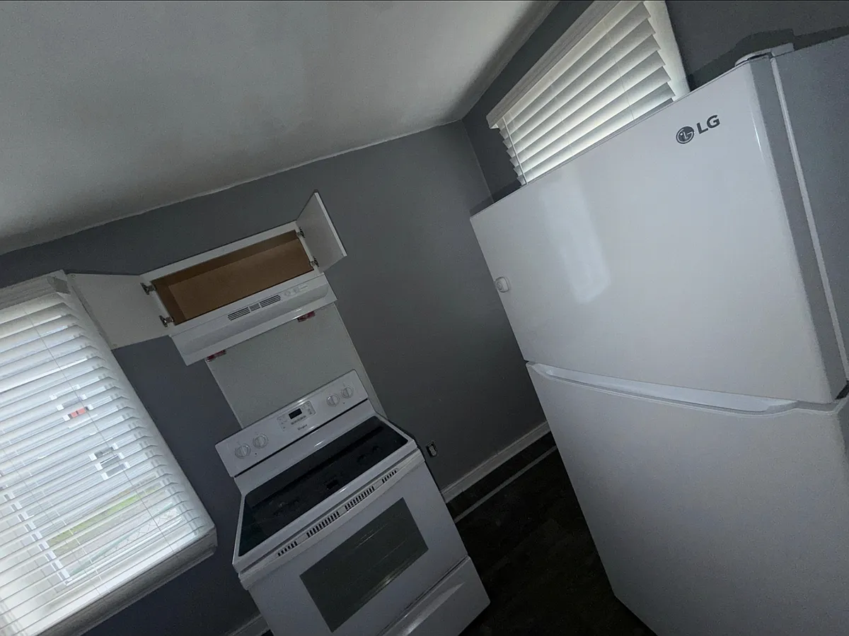 Building Photo - 5 Grove St #1