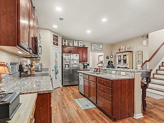 5th image of 2654 Great Scott Dr.