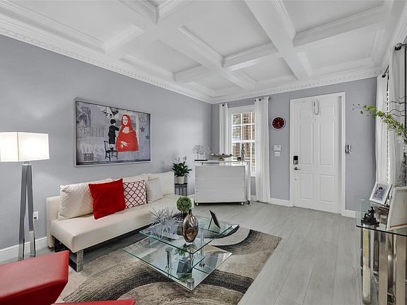2nd image of 6977 Julia Gardens Drive