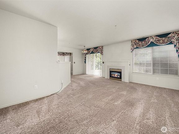 2nd image of 4802 Nassau Avenue NE #181