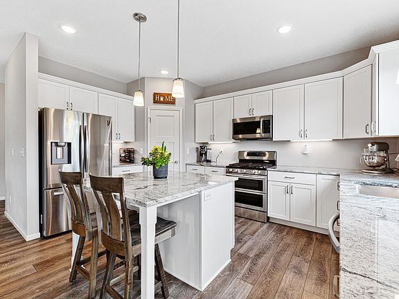 4th image of 17821 Meadows Way SE