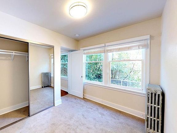 4th image of 5026 22nd Ave NE APT 4