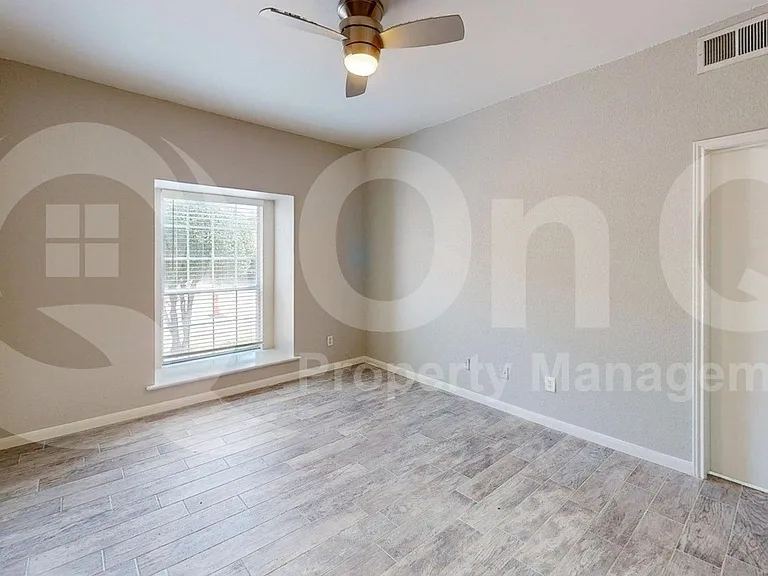 8600 Coppertowne Ln #502 — Photo 8