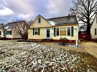 270 E 329th St, Willowick, OH 44095