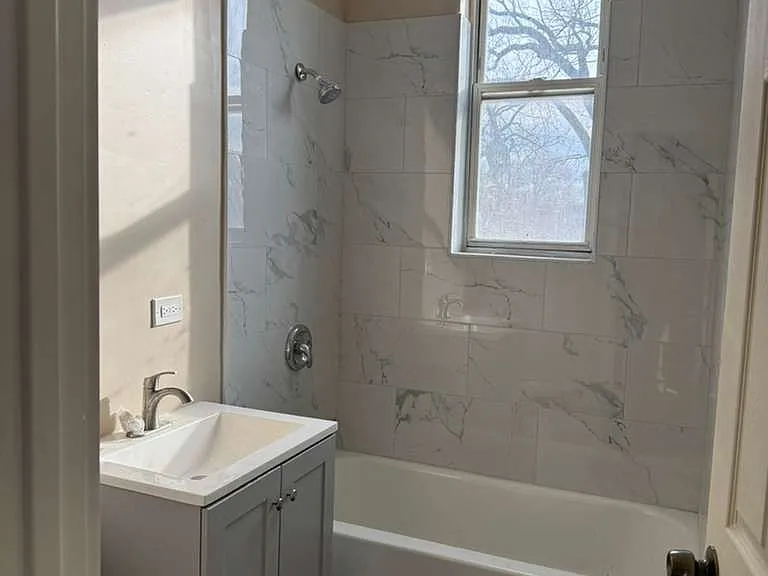 1319 S Harding Ave #3F — Photo 3