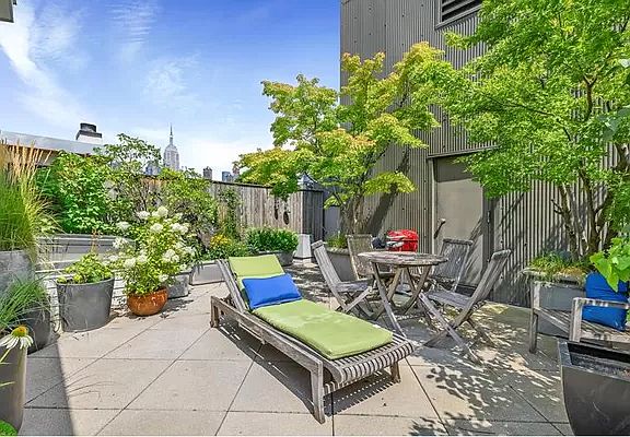 4th image of 161 W 15th St APT 7D