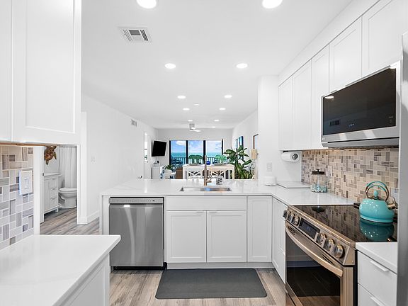 2nd image of 7440 S Ocean Drive #824