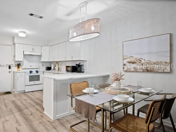 45 Folly Field Rd APT 15B, Hilton Head Island, SC 29928