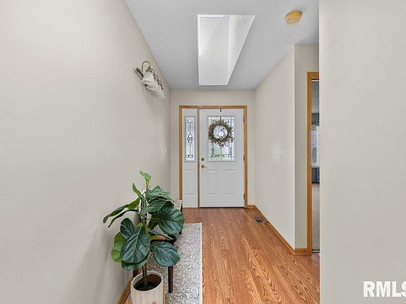 4th image of 2016 Villa Pines Cir