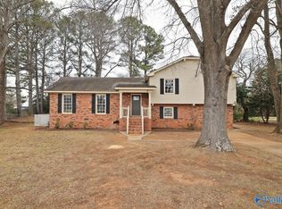 2201 Buckingham Dr SW, Huntsville, AL 35803