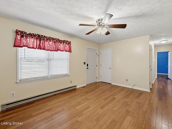 4th image of 368 Rookwood Pkwy