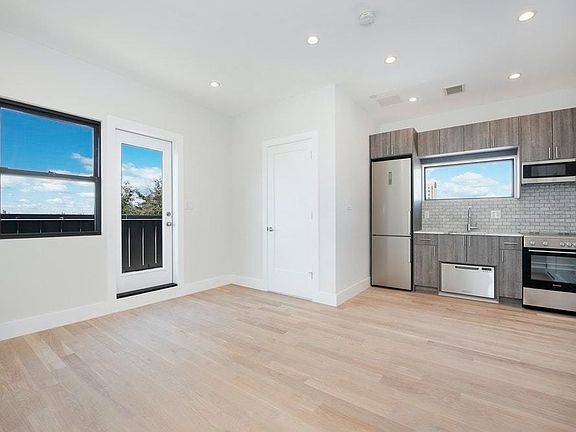 4th image of 234 Saint Nicholas Ave #4R