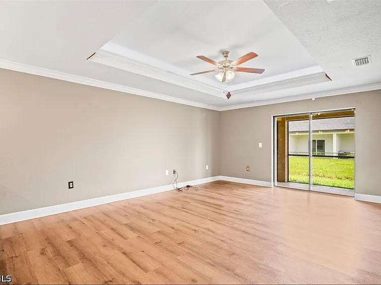 1530 Gretchen Ave S — Photo 13