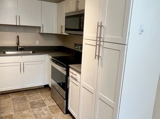 718 N 4th St APT 8, Tacoma, WA 98403