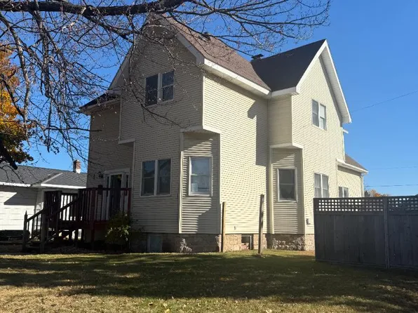 718 Jackson St, Marinette, WI 54143