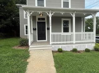 1203 Walnut St #B, Staunton, VA 24401