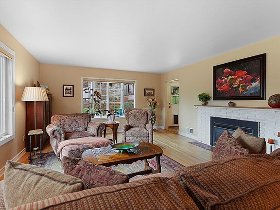 4th image of 126 Takima Dr