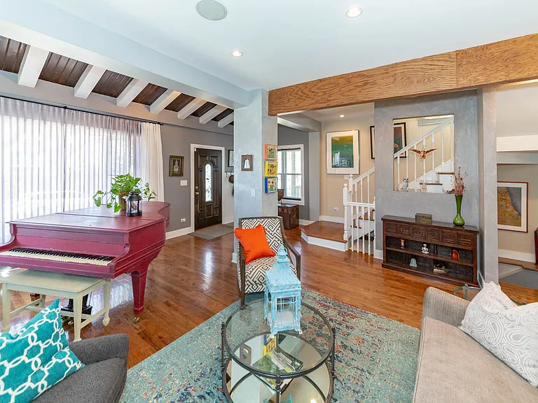 2243 N Monticello Ave — Photo 3