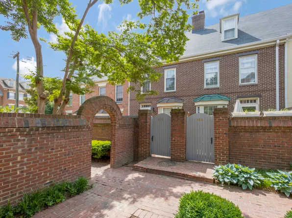 671 S Columbus St, Alexandria, VA 22314