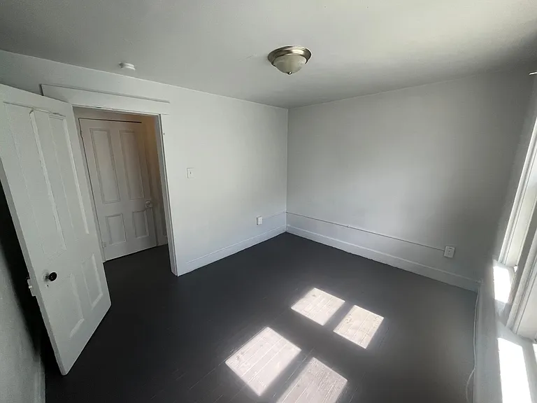 335 S Main Ave — Photo 8