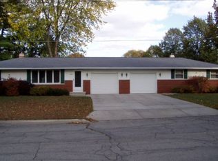 1523 Edgehill Dr, Green Bay, WI 54304