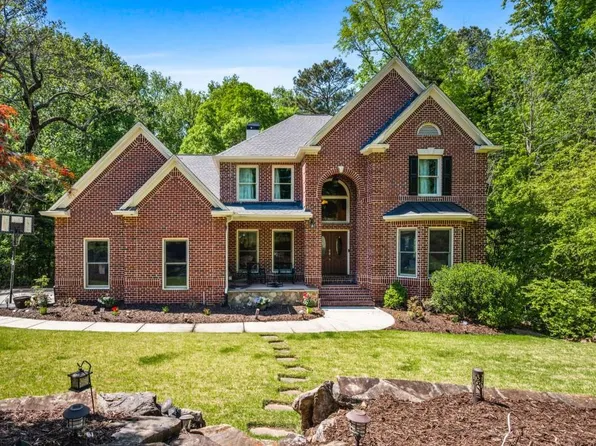 2436 Fontainebleau Dr, Dunwoody, GA 30360