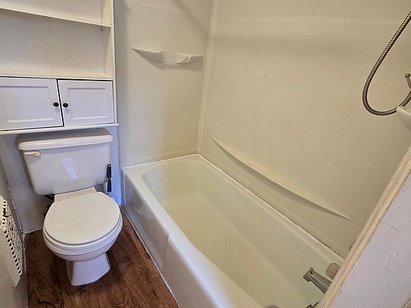 3rd image of 172 Tompkins St #B