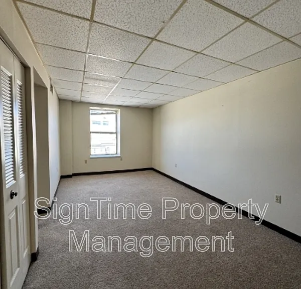 115 N Jonathan St #303 — Photo 4