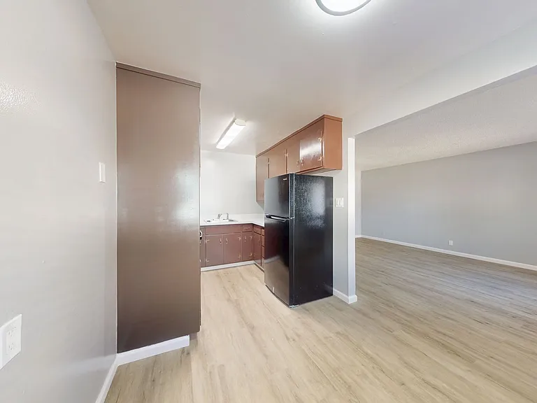 312 Rodeo Ave — Photo 8