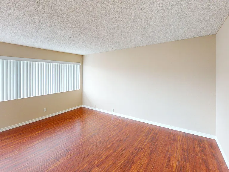 800 Meyer Lane — Photo 30