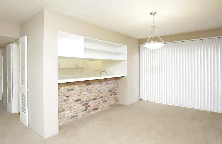 Plantation Apartments — Photo 11