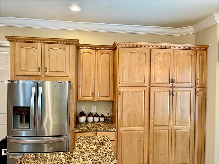 1740 Ludlow Rd — Photo 34