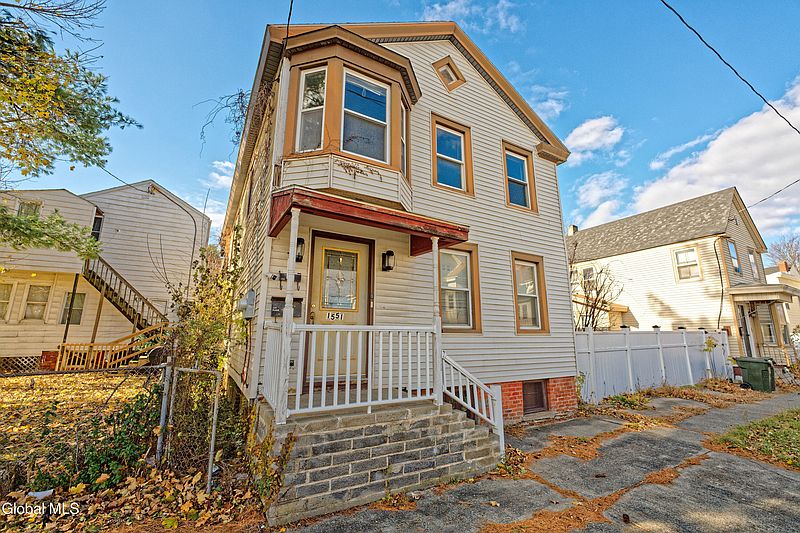 3rd image of 1551 4th Avenue