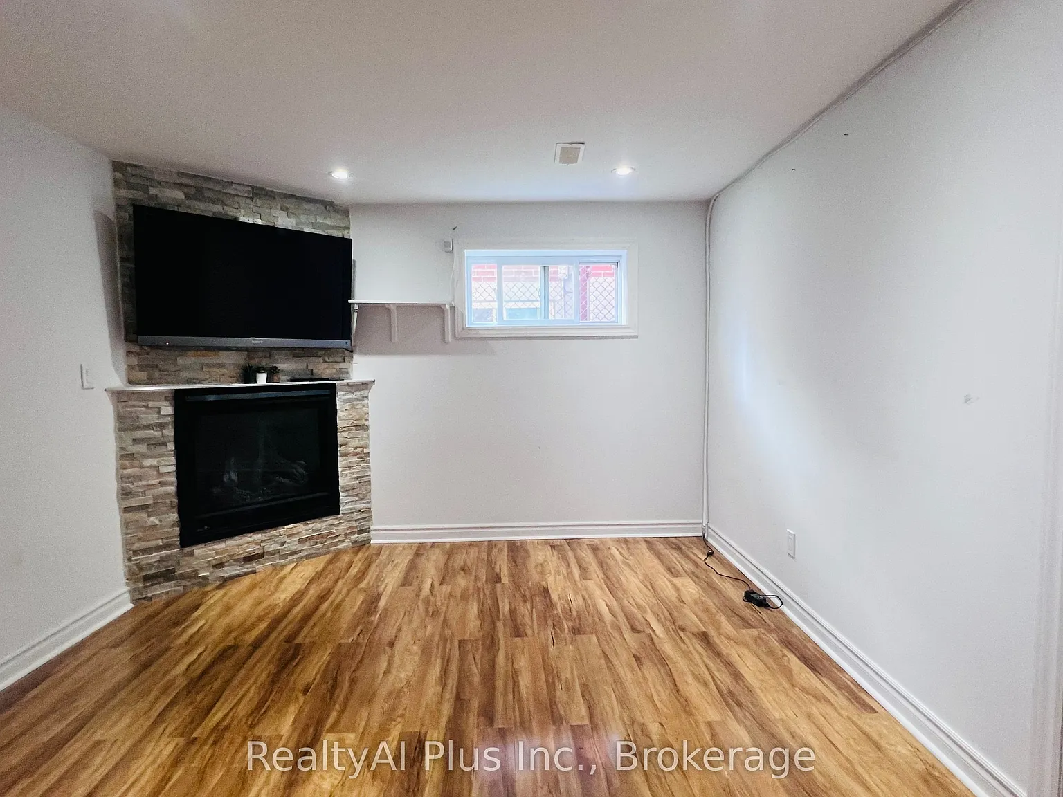 2 bed, $1,980 — Photo 2