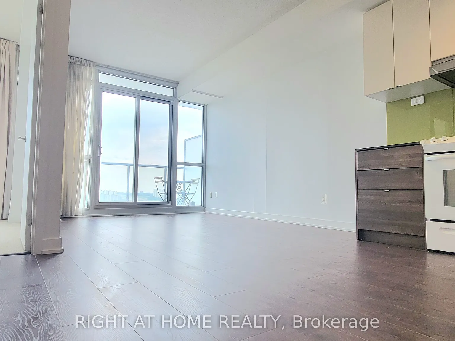 2 bed, $2,500 — Photo 3