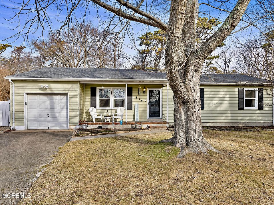 1st image of 826 Hazelton Avenue