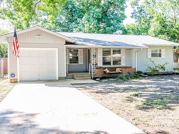 2nd image of 202 Pensacola Ave