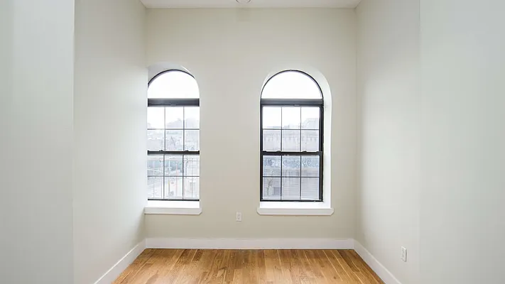 Rented by Nooklyn NYC LLC | media 104