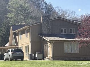 1058 Squire Branch Rd, Grundy, VA 24614