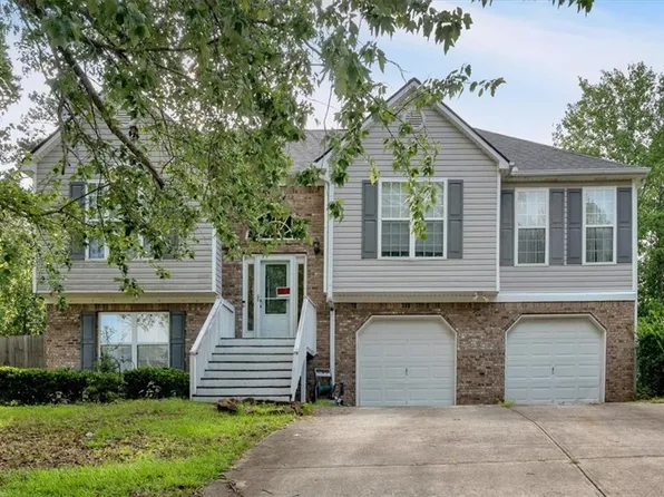 700 Walkingstick Dr, Douglasville, GA 30134