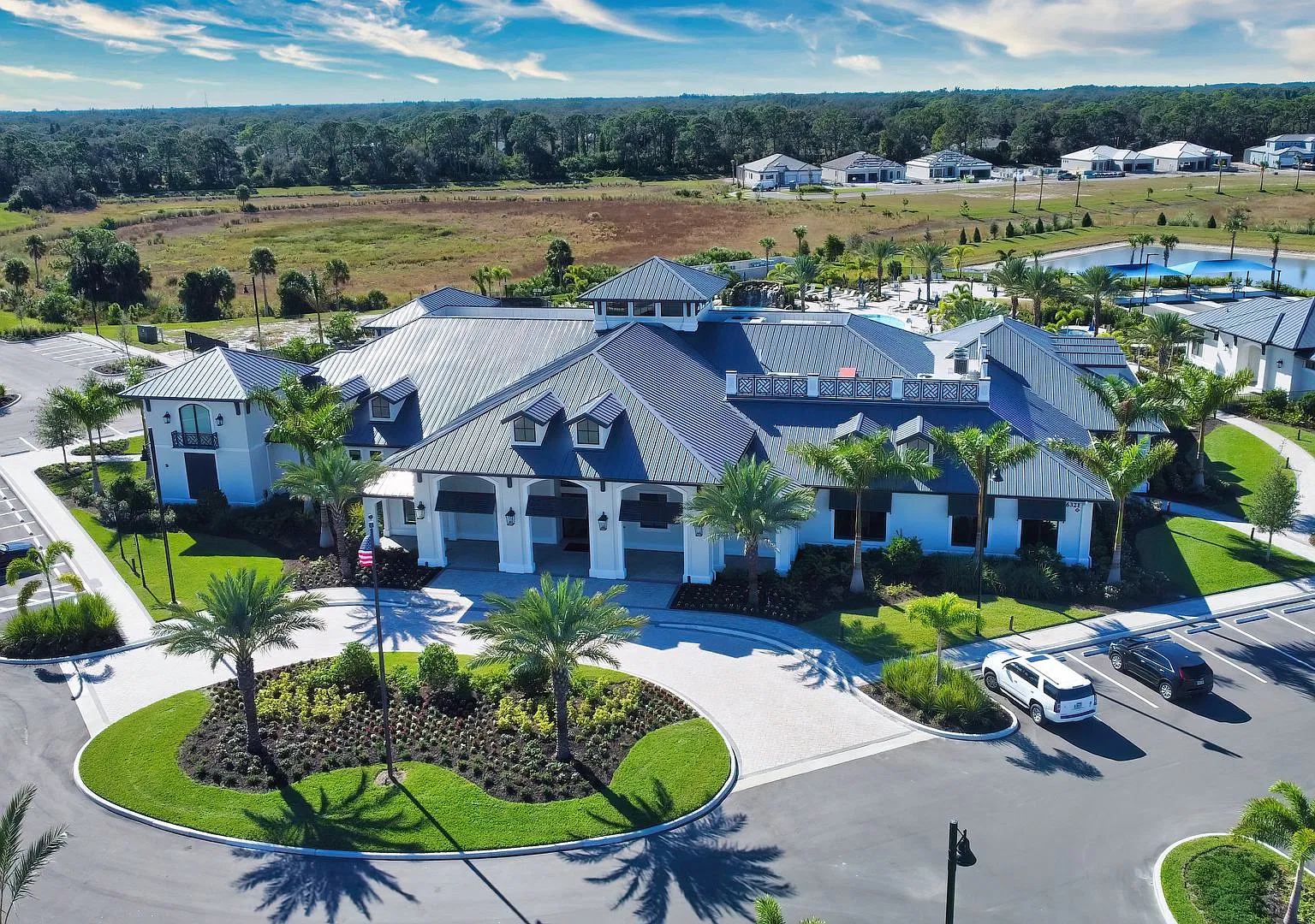 Gorgeous Villa located in the desirable new community of Talon Preserve. — Photo 3